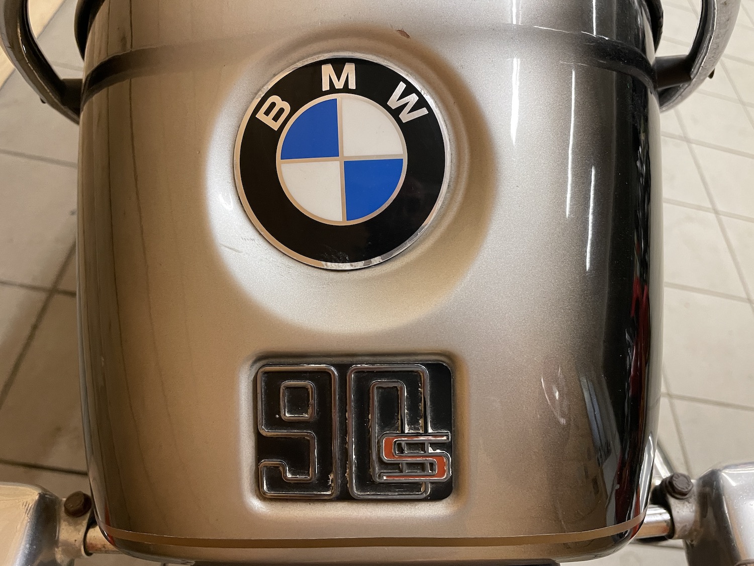 BMW_R90s_74_cezanne_classic_motorcycle_3_111-127.jpg
